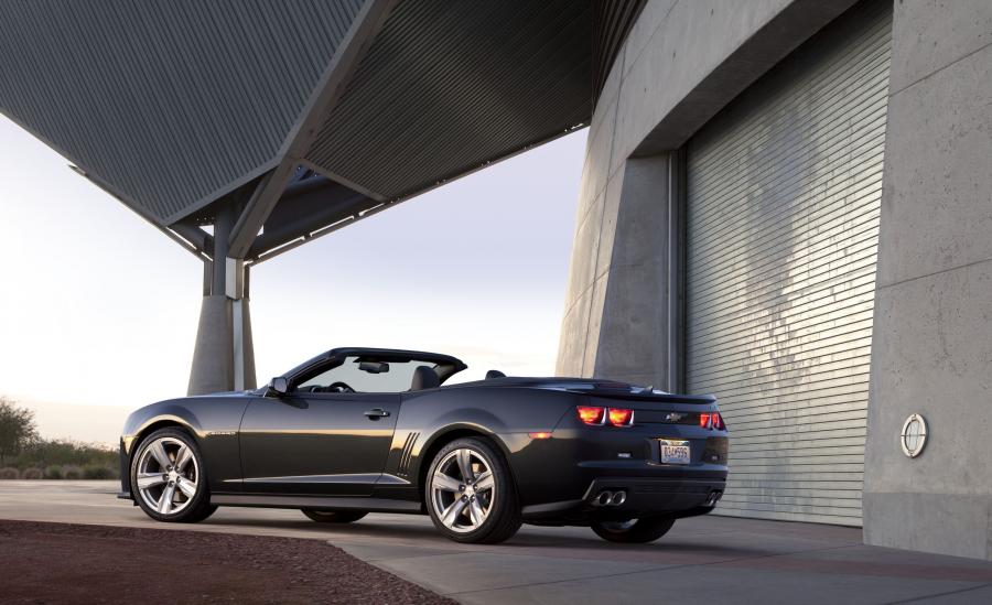  Chevrolet Camaro ZL1 Convertible 2013 года  (фото 18 из 26)
